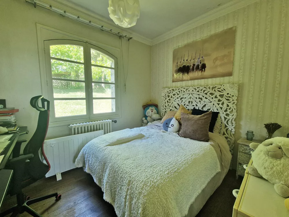 Photo 8